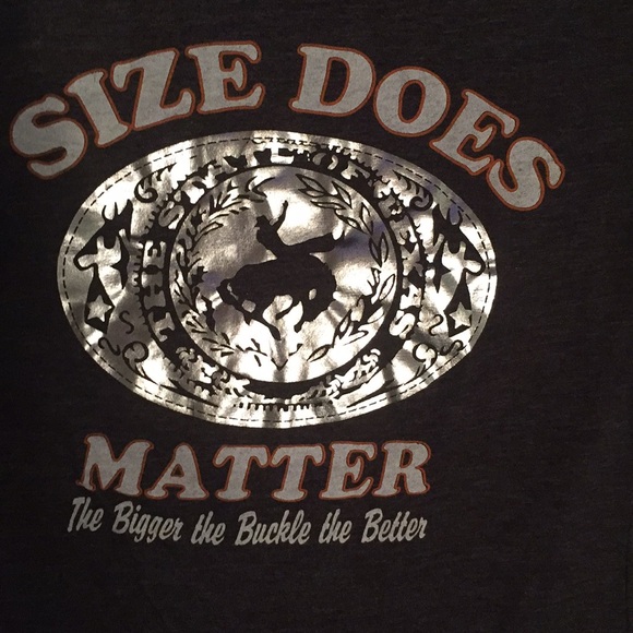 Cute tee! - Picture 2 of 6